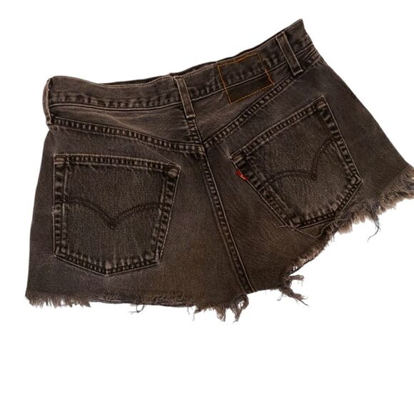 Vintage Levi's Gray Cutoff Button Fly Frayed Denim Shorts Made in the USA | 32 - Picture 3 of 11